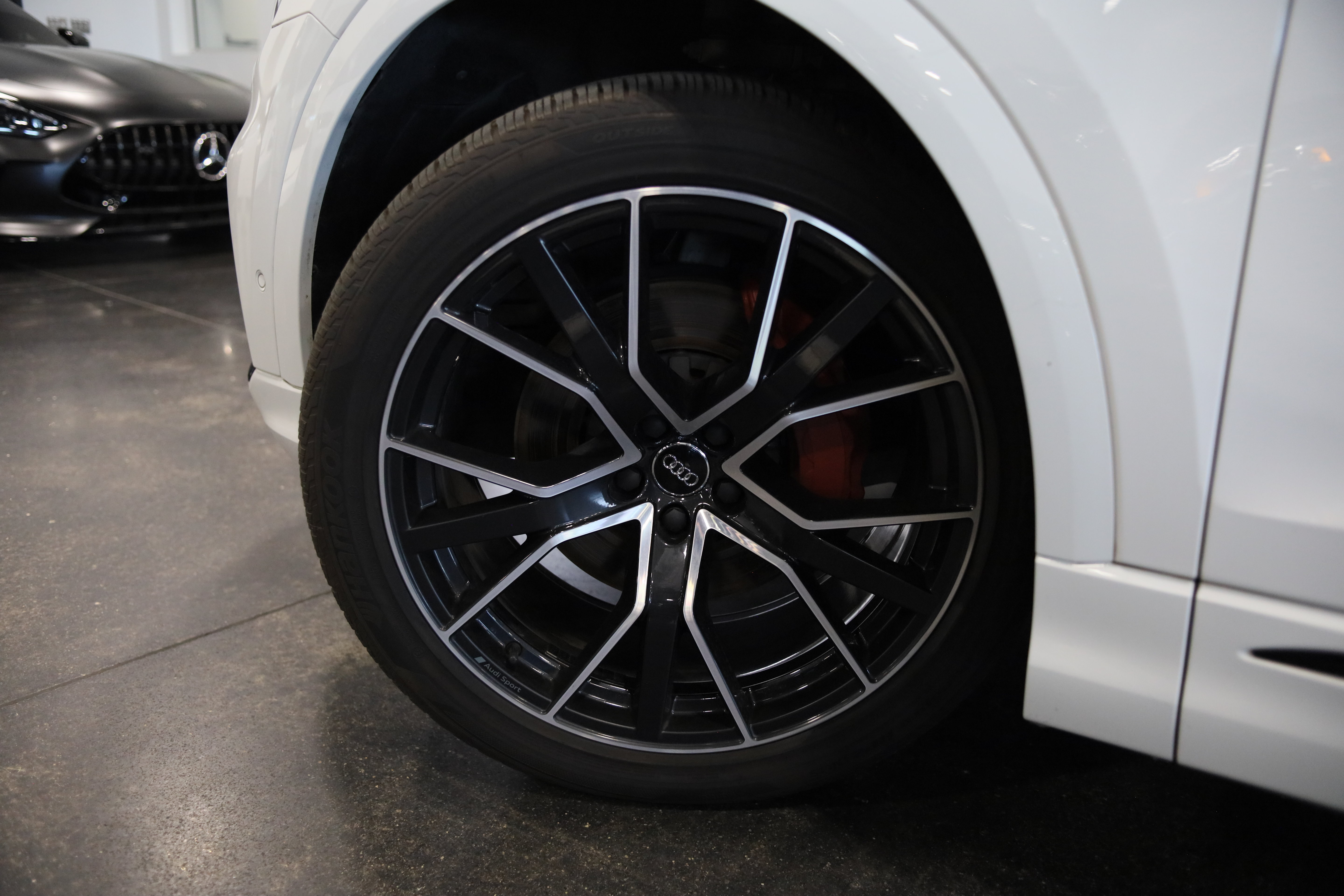 Used 2019 Audi Q8 Prestige AWD/4WD image 13