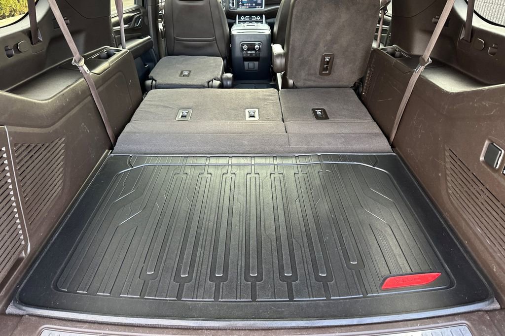 Used 2021 GMC Yukon XL Denali image 17