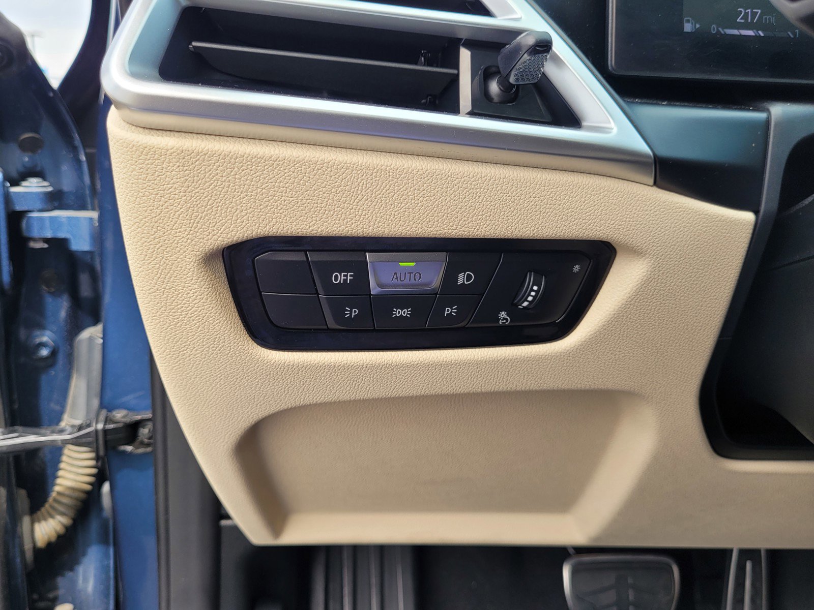 Used 2025 BMW 430i Coupe w/ M Sport Package image 23