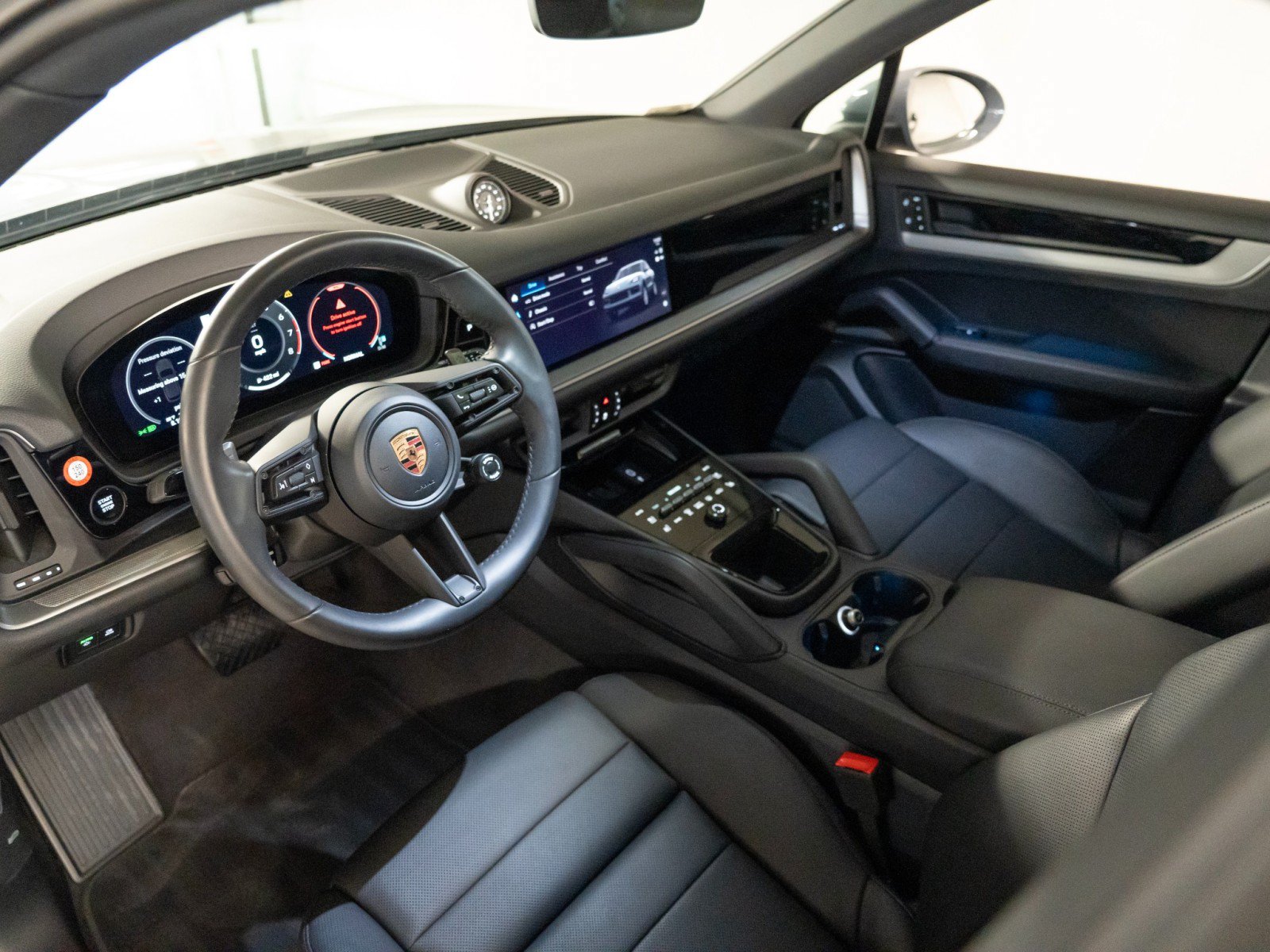 Certified 2026 Porsche Cayenne AWD/4WD image 4