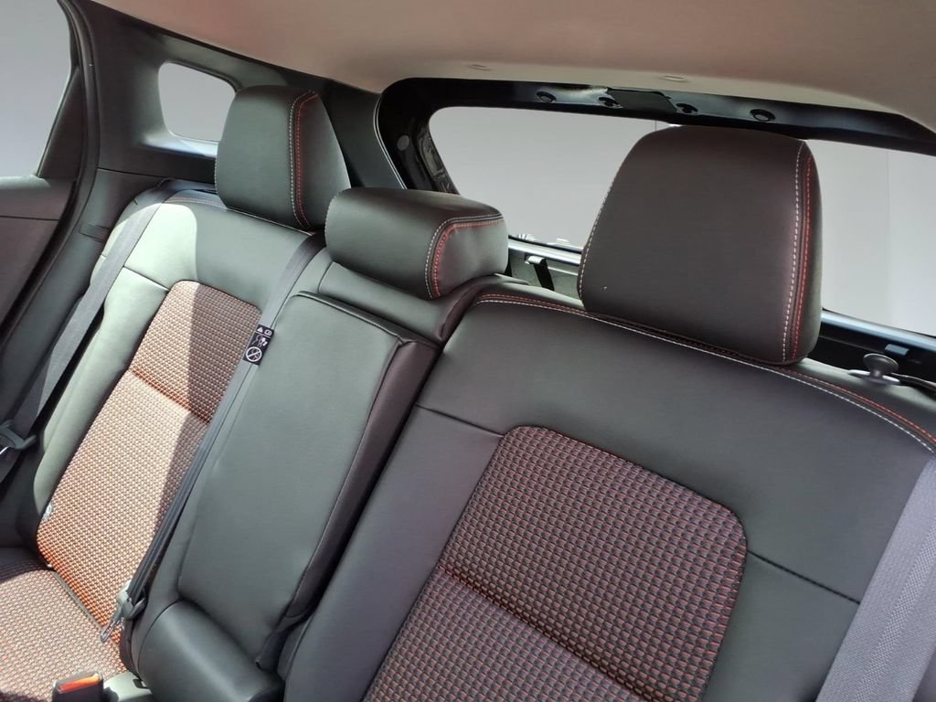 New 2026 Nissan Kicks SR FWD image 11