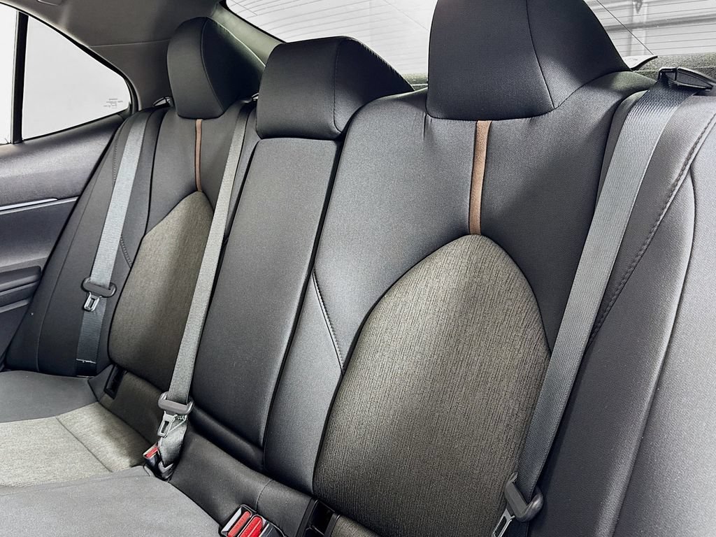 Used 2019 Toyota Camry LE w/ Convenience Package FWD image 9