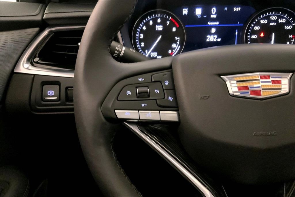 Used 2023 Cadillac XT6 Premium Luxury w/ Technology Package AWD/4WD image 18