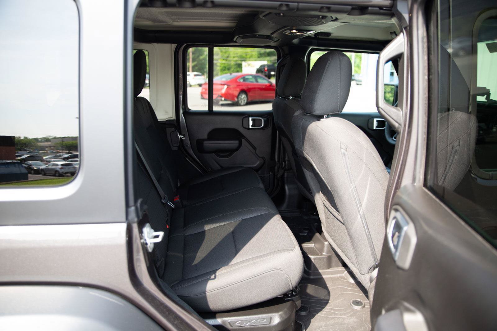 Used 2023 Jeep Wrangler Unlimited w/ Cold Weather Group AWD/4WD image 22