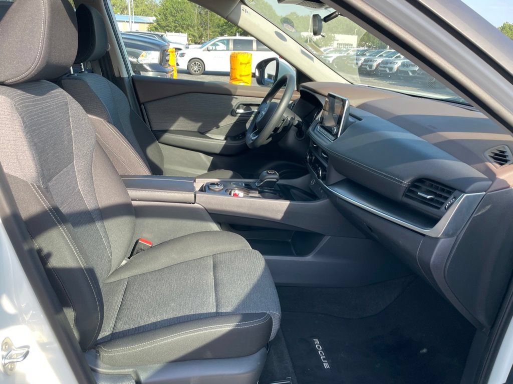 Used 2023 Nissan Rogue SV AWD/4WD image 15