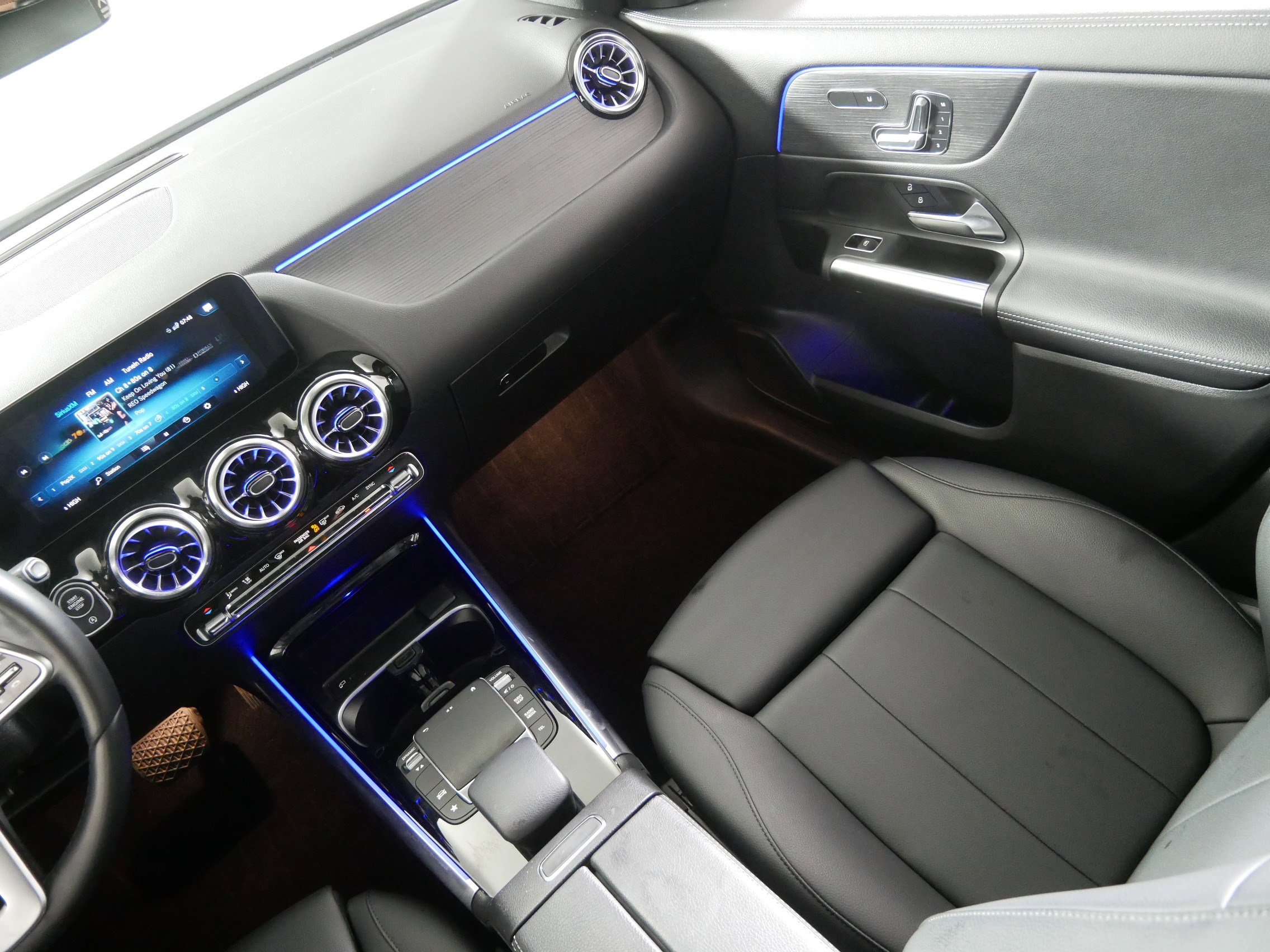 Used 2023 Mercedes-Benz GLA 250 4MATIC image 11