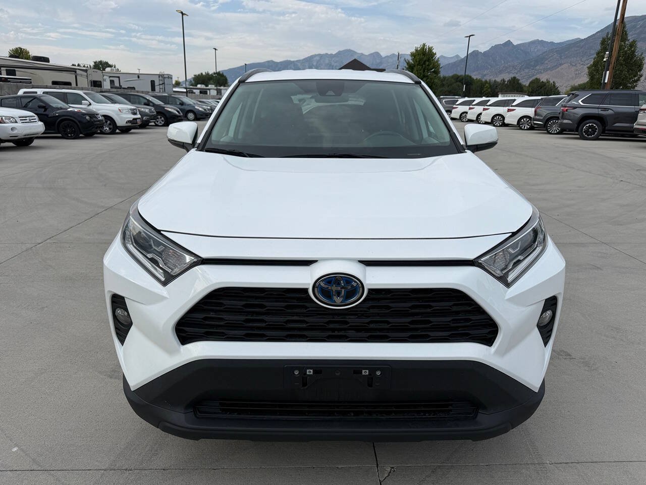 Used 2021 Toyota RAV4 XLE AWD/4WD image 8