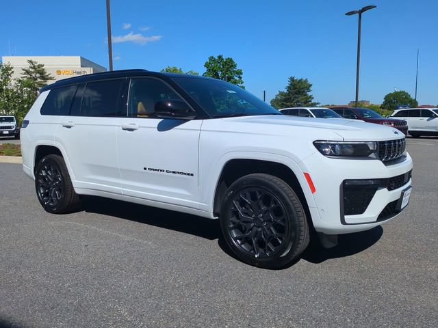 New 2026 Jeep Grand Cherokee L Summit AWD/4WD image 2