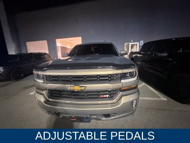 Used 2017 Chevrolet Silverado 1500 LT w/ All Star Edition AWD/4WD image 7