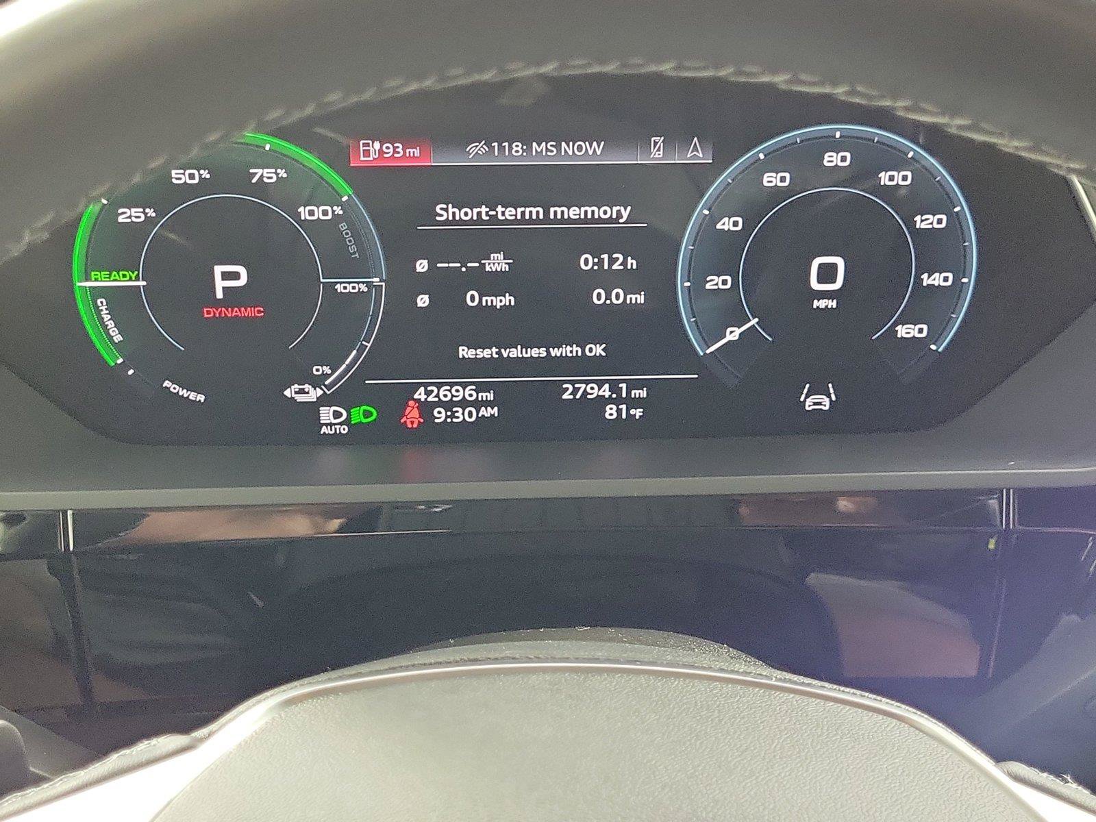 Used 2023 Audi e-tron Premium Plus w/ Premium Plus Package AWD/4WD image 26