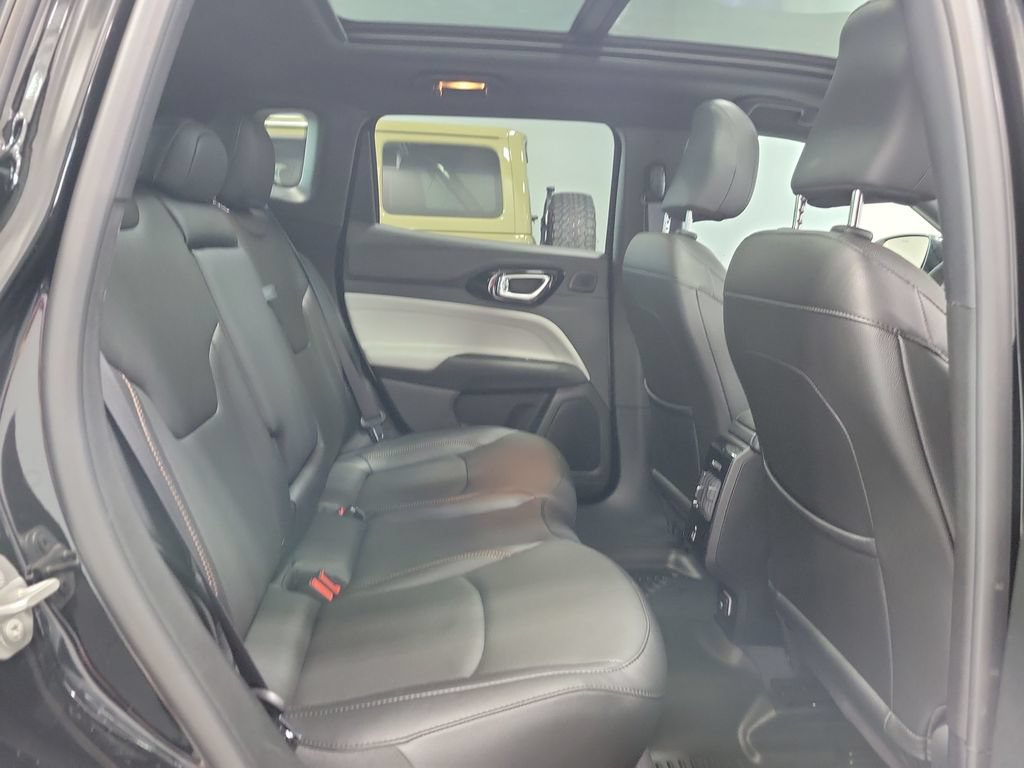 Certified 2024 Jeep Compass Limited w/ Elite Group AWD/4WD image 17