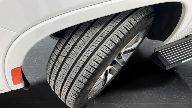 Used 2024 Jeep Grand Wagoneer Series III image 31