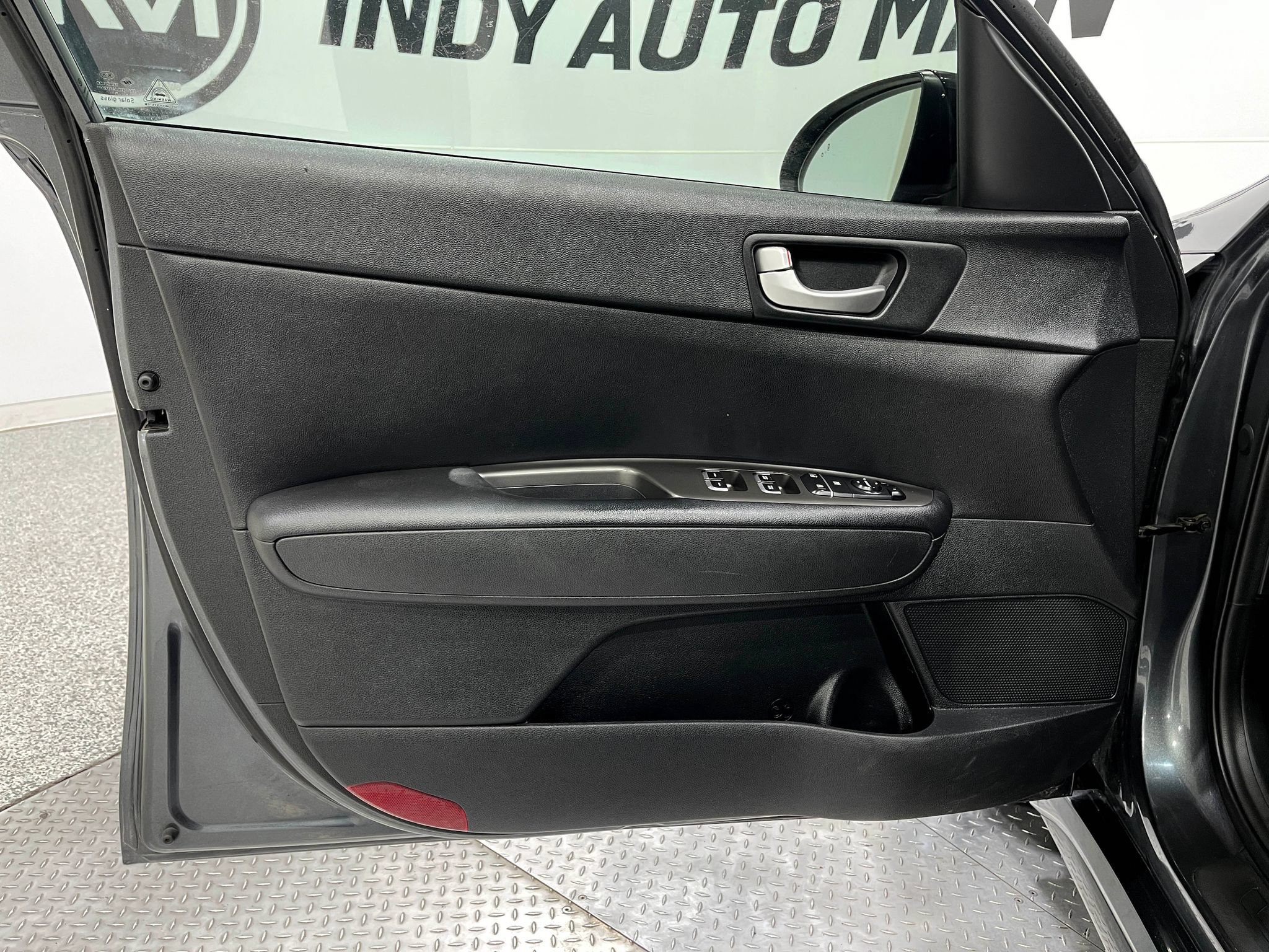 Used 2020 Kia Optima SE FWD image 13
