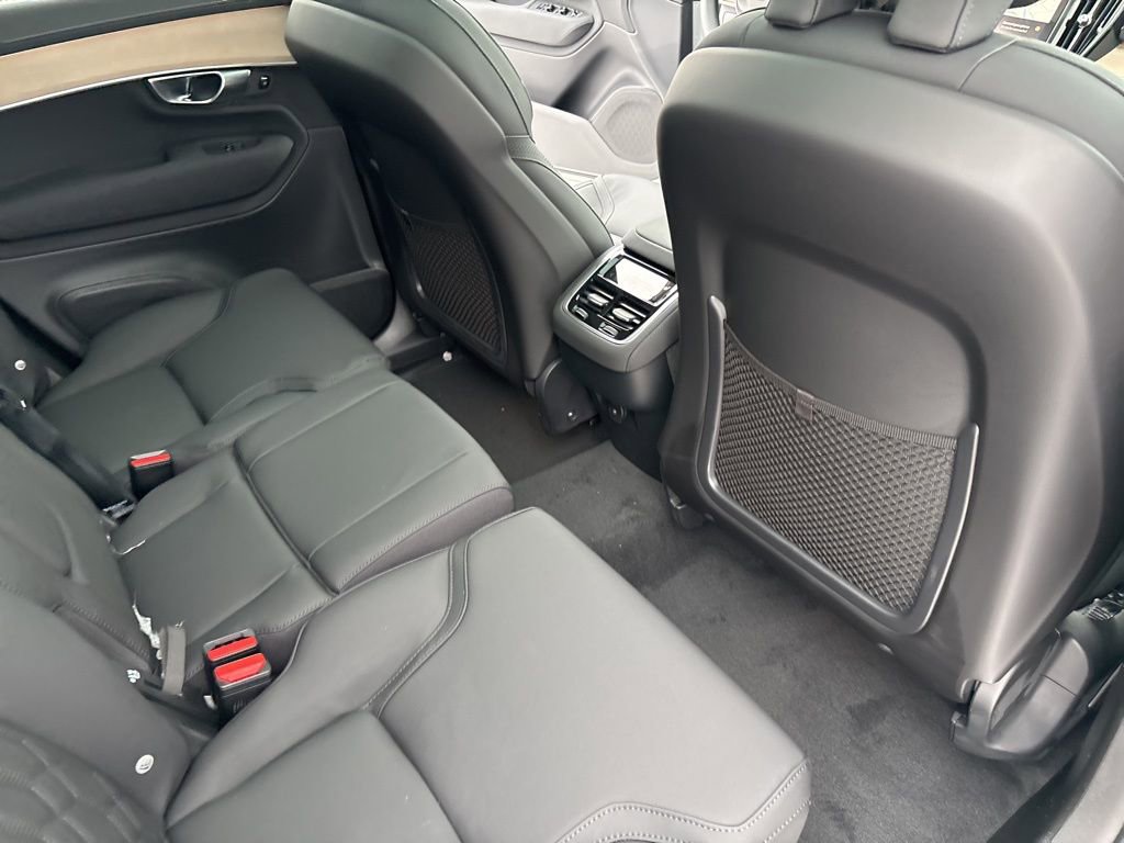 New 2026 Volvo XC90 B6 Plus w/ Protection Package Premier image 46