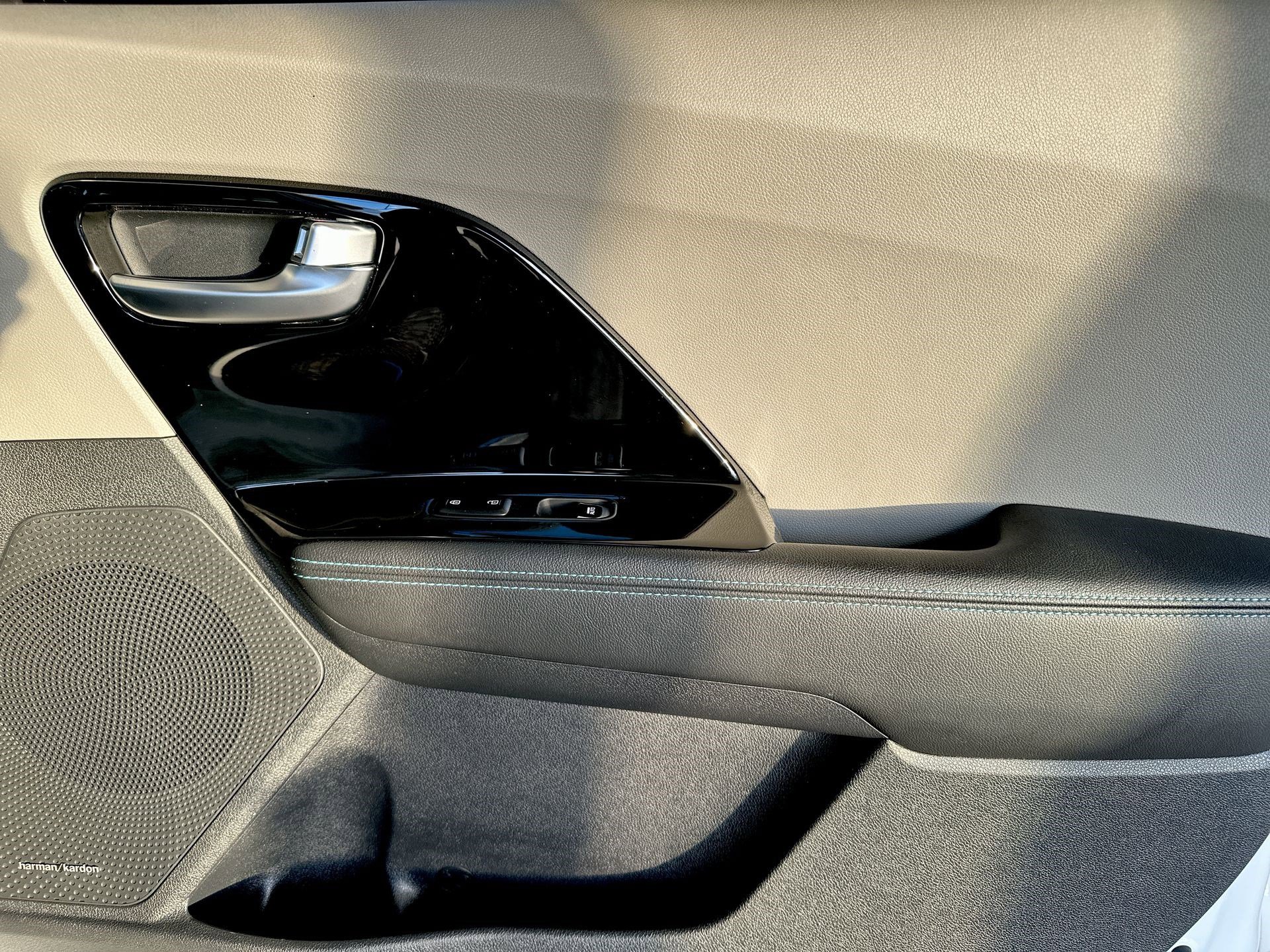 Certified 2022 Kia Niro EX Premium image 27