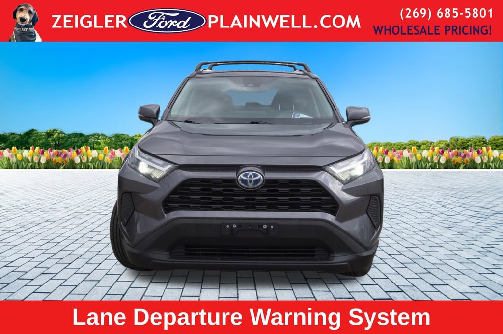 Used 2022 Toyota RAV4 XLE w/ Convenience Package image 8