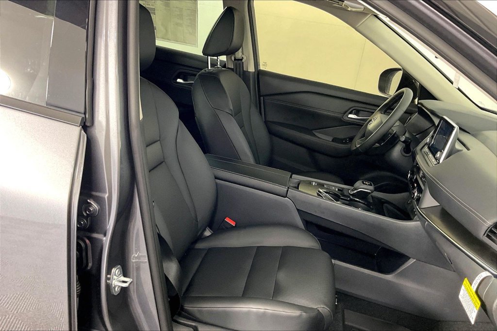 New 2026 Nissan Rogue Dark Armor FWD image 34