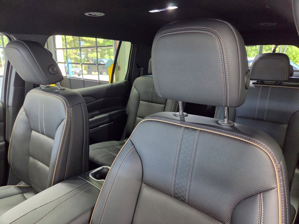 Used 2026 Chevrolet Traverse High Country w/ LPO, Floor Liner Package AWD/4WD image 35