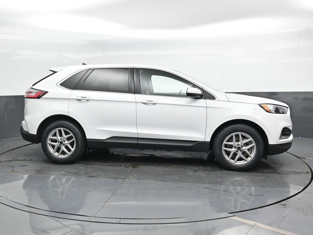 Used 2024 Ford Edge SEL image 4