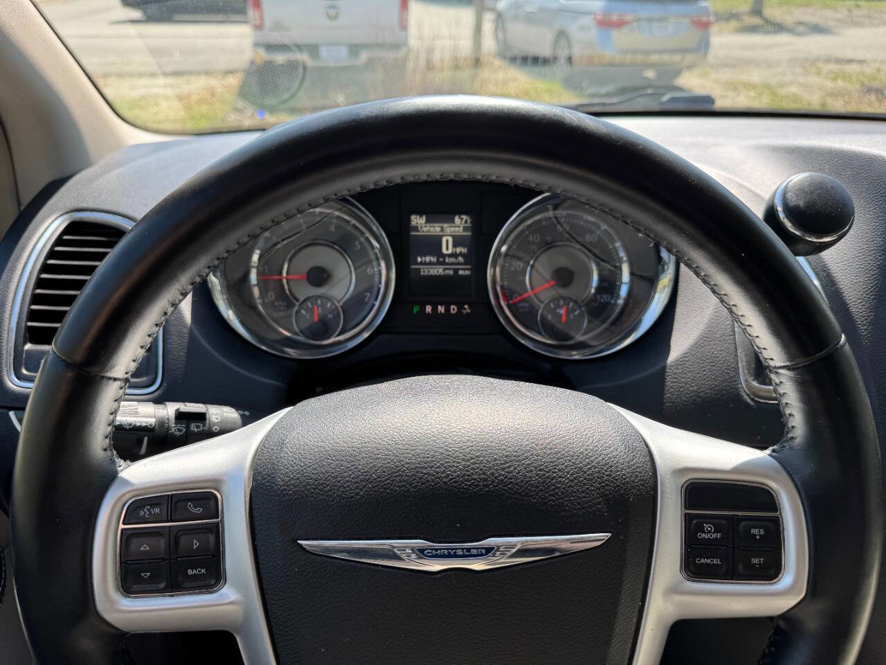 Used 2015 Chrysler Town & Country Touring image 24