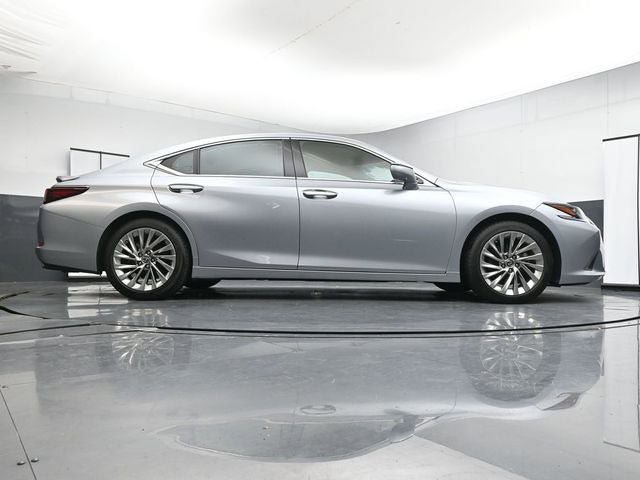 Used 2022 Lexus ES 350 Ultra Luxury w/ Accessory Package image 33