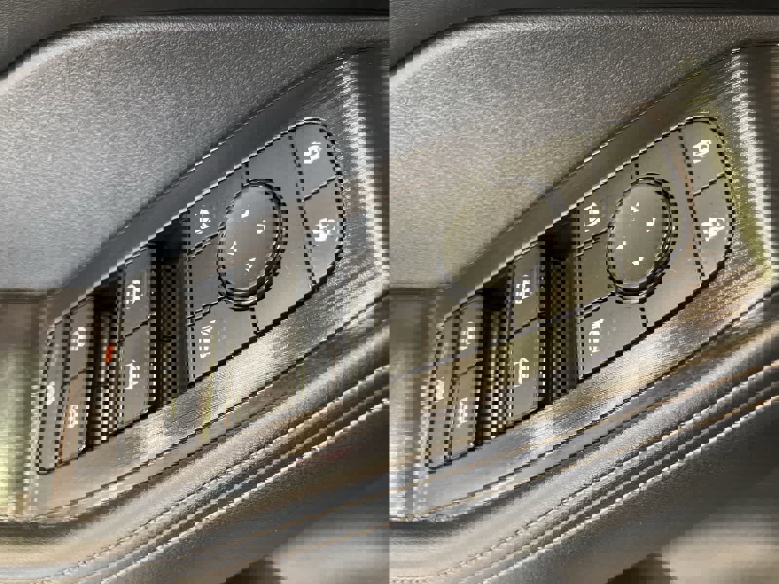 Used 2024 Nissan Rogue SV image 12