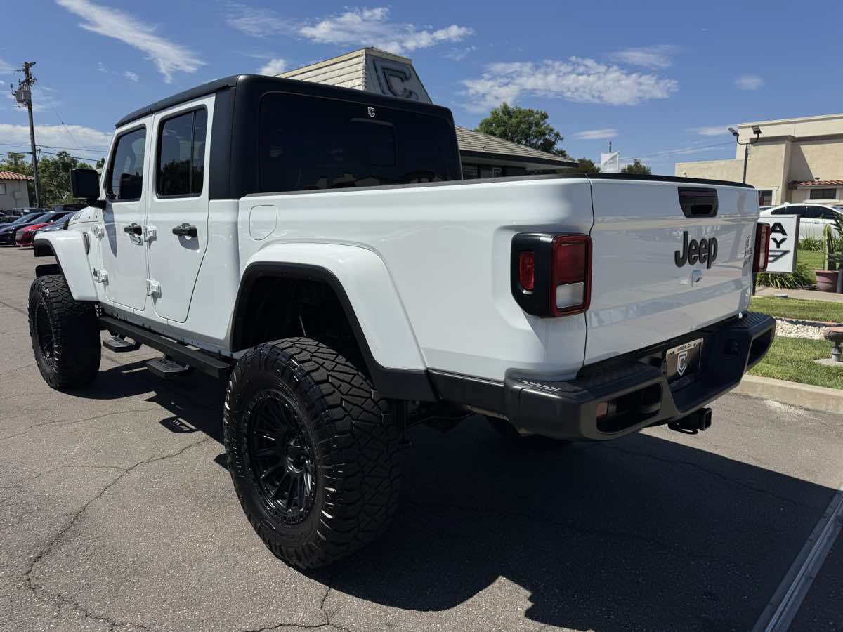Used 2022 Jeep Gladiator Sport AWD/4WD image 4