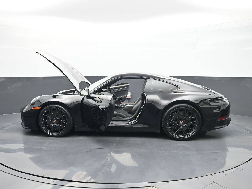 Certified 2026 Porsche 911 Carrera 4 GTS AWD/4WD image 26