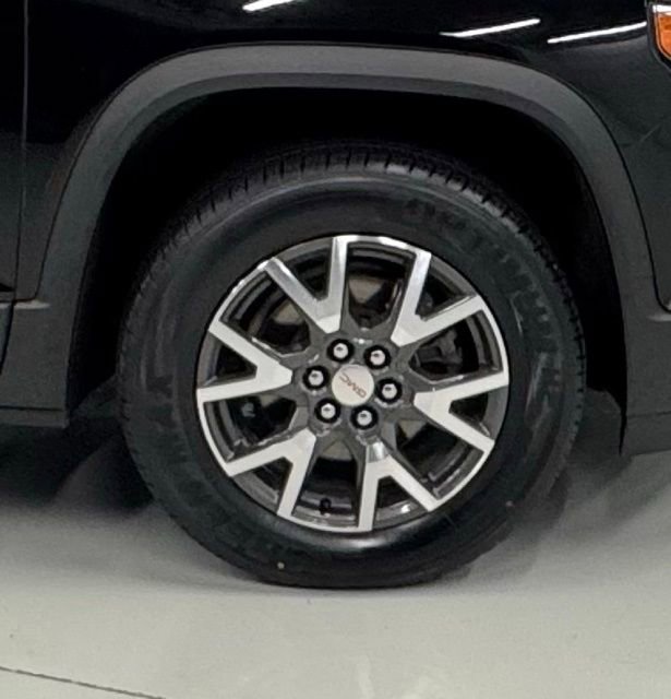 Used 2023 GMC Acadia SLE image 27