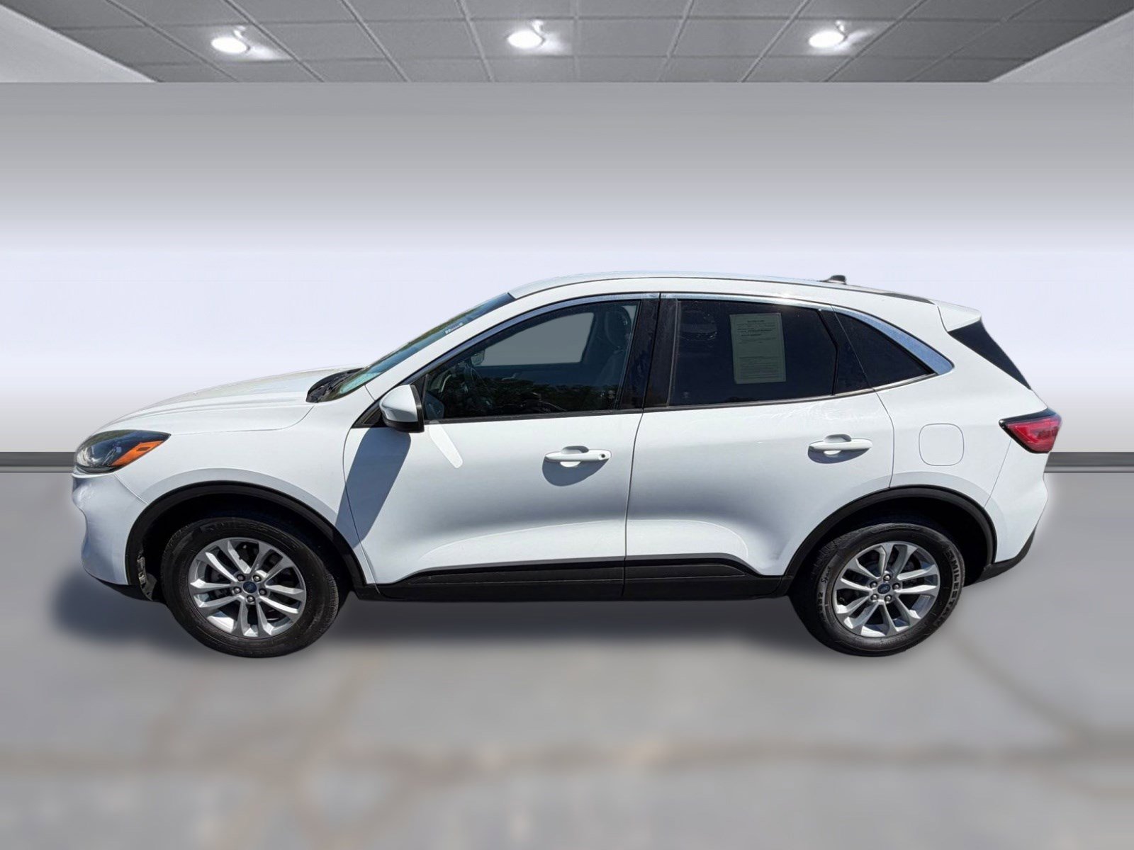 Used 2020 Ford Escape SE AWD/4WD image 2