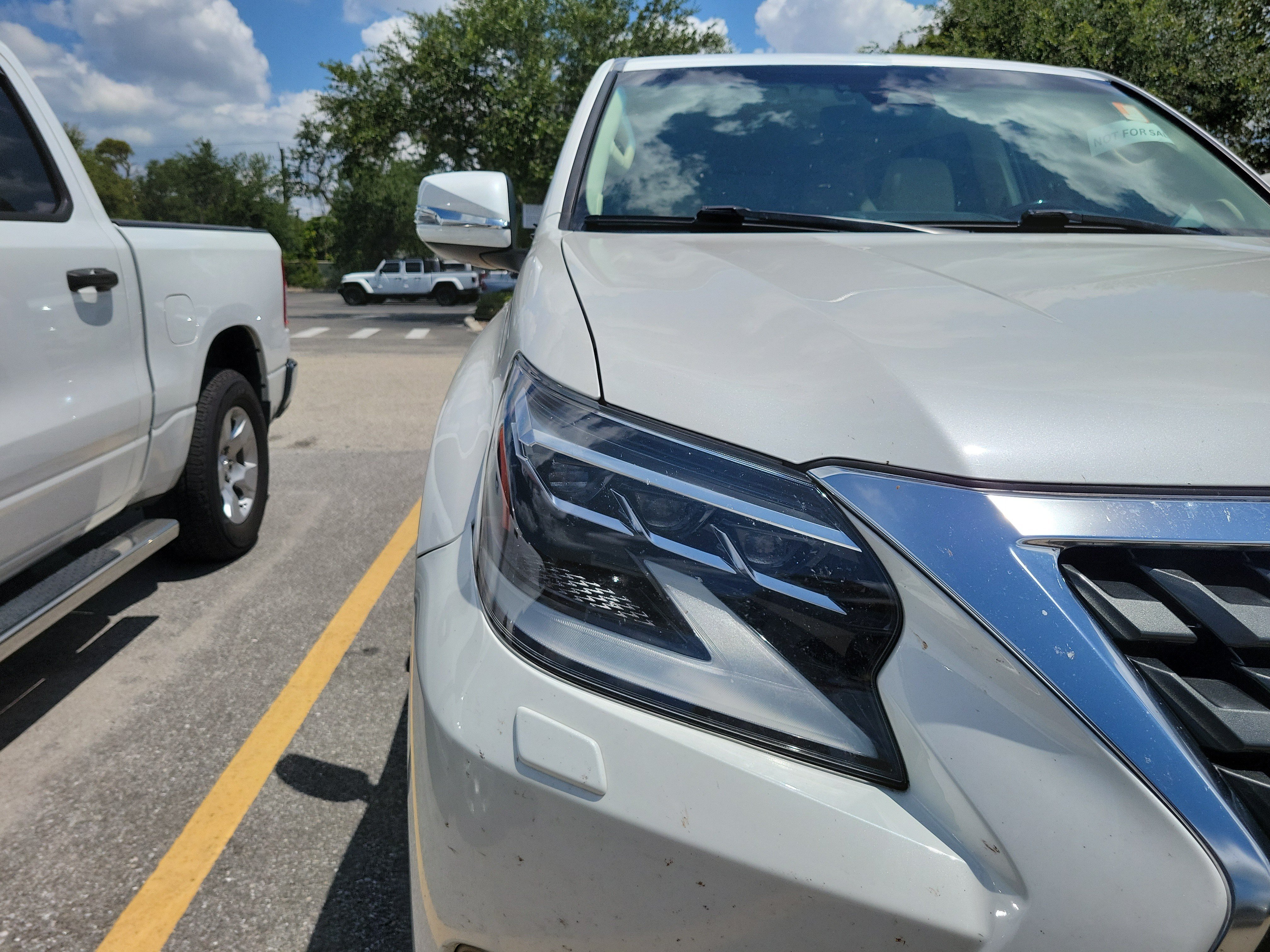 Used 2021 Lexus GX 460 Premium w/ Accessory Package AWD/4WD image 7