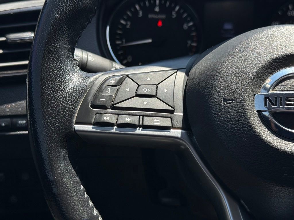 Used 2021 Nissan Rogue Sport SV FWD image 23