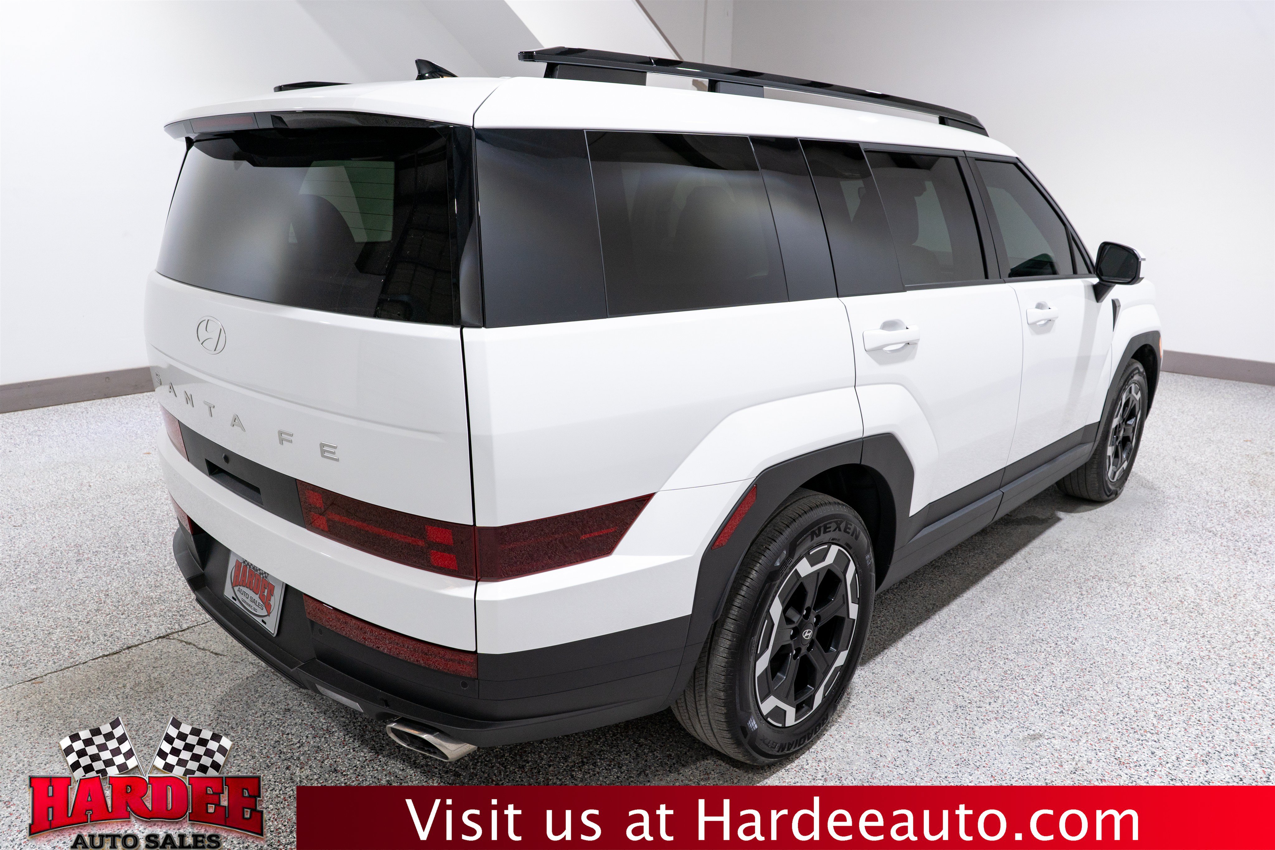 Used 2025 Hyundai Santa Fe SEL FWD image 5