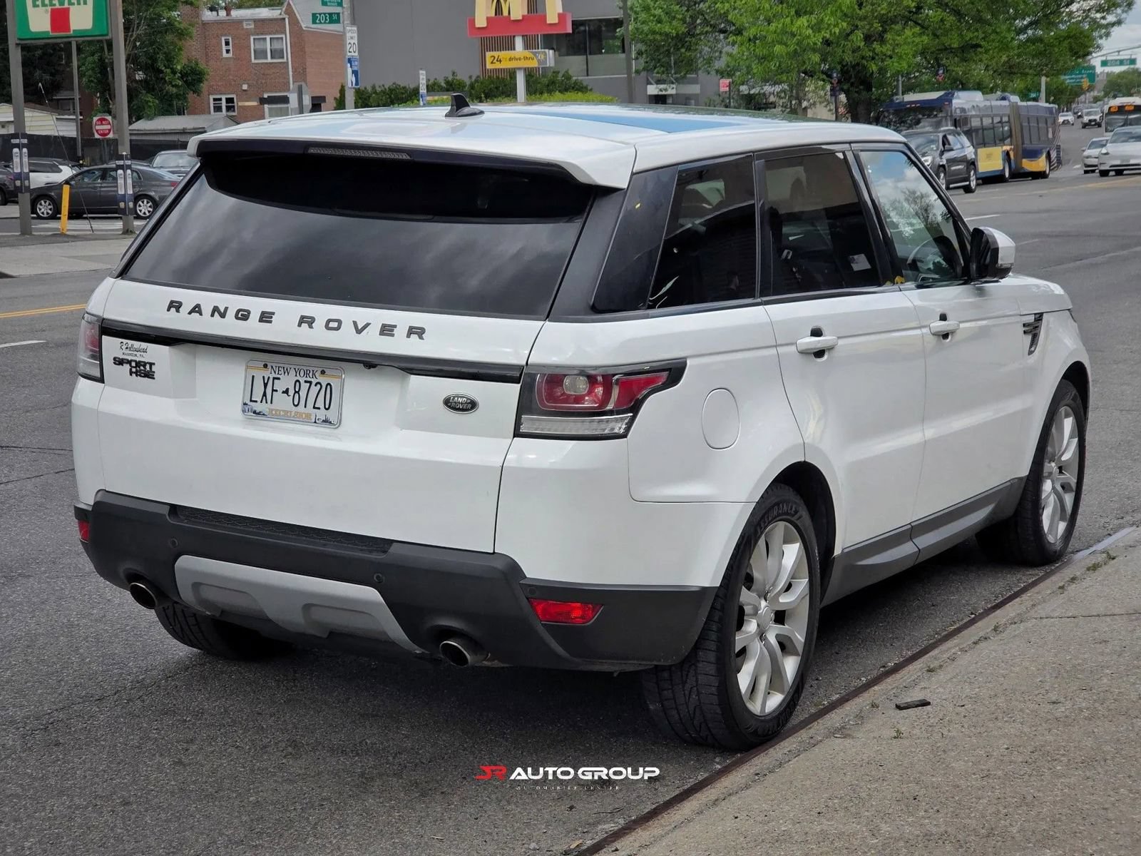 Used 2015 Land Rover Range Rover Sport HSE AWD/4WD image 5