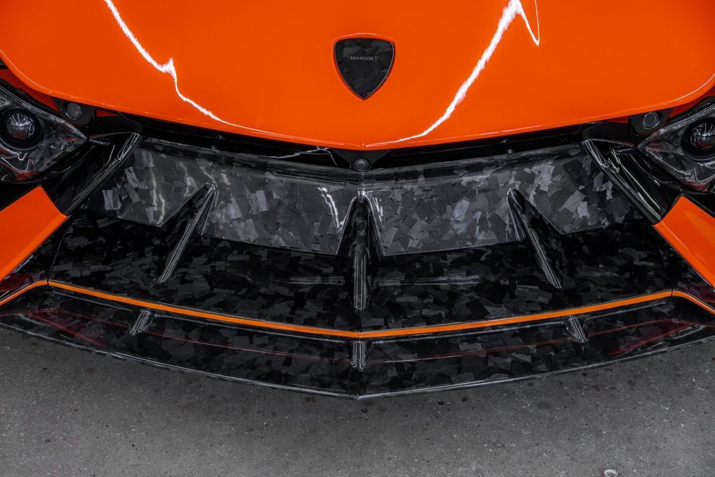 Used 2024 Lamborghini Revuelto AWD/4WD image 31
