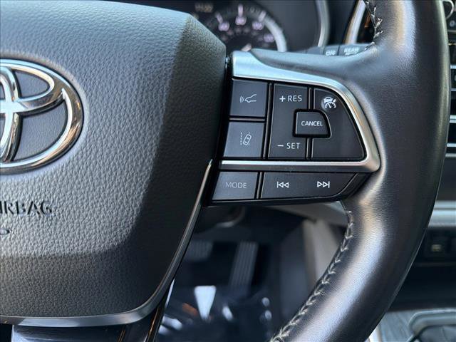 Used 2020 Toyota Highlander Limited image 16
