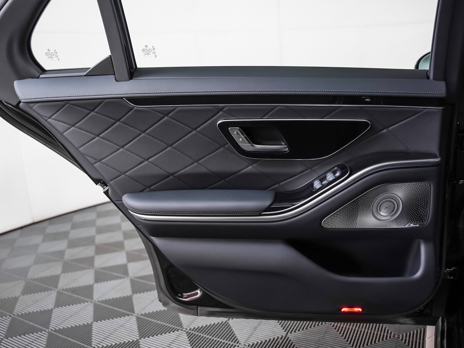 New 2025 Mercedes-Benz S 580 4MATIC Sedan image 24