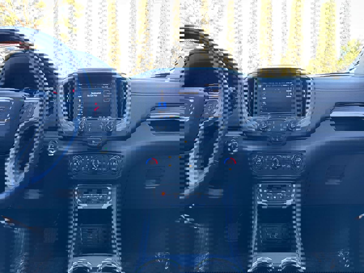 Used 2022 GMC Terrain SLT image 15