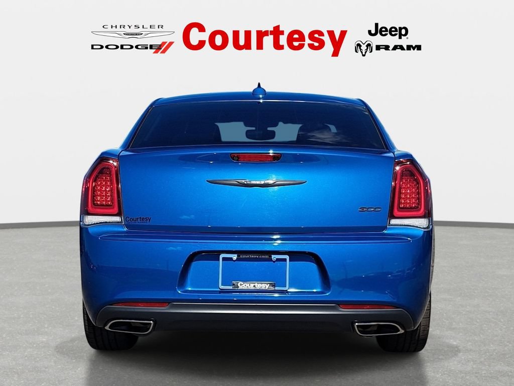 Certified 2023 Chrysler 300 Touring w/ Sport Appearance Package RWD image 5