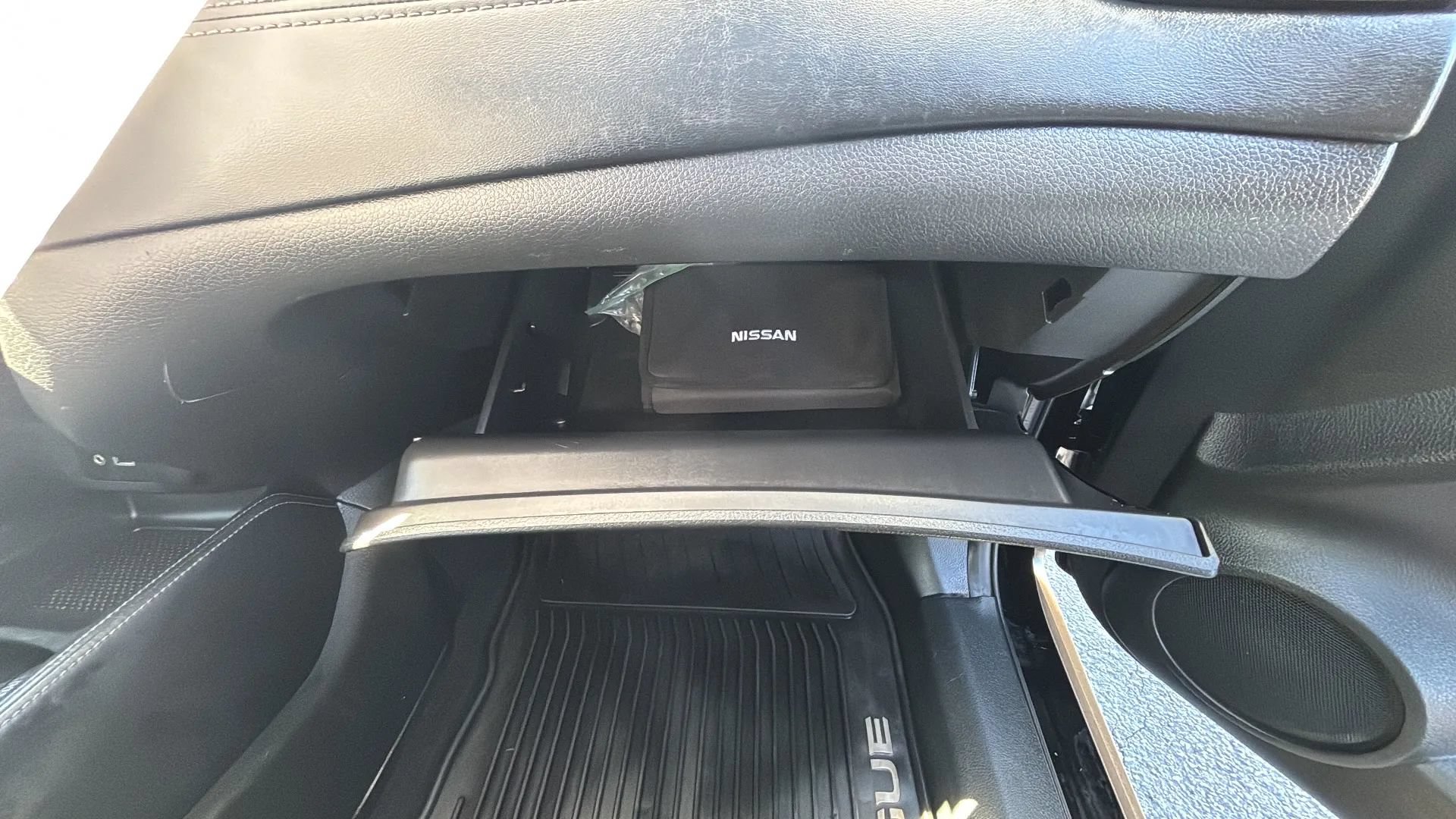 Used 2018 Nissan Rogue SL w/ Premium Package AWD/4WD image 25