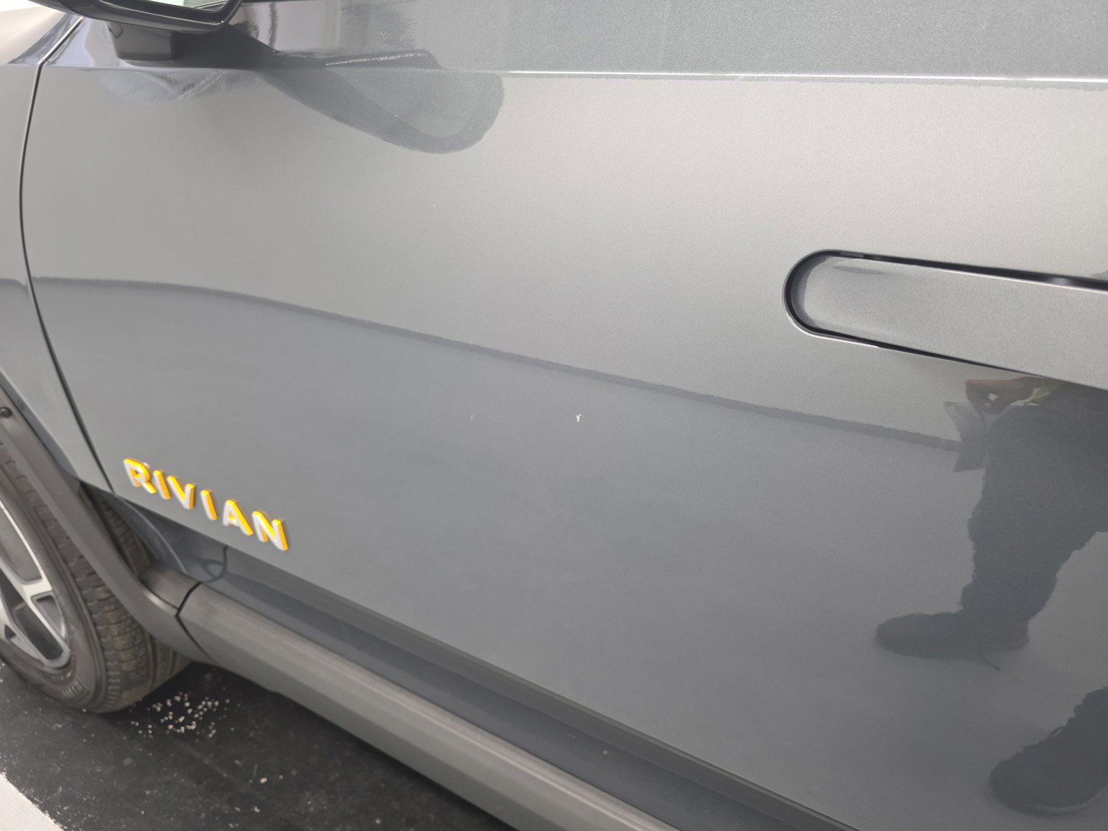 Used 2024 Rivian R1S Adventure AWD/4WD image 35