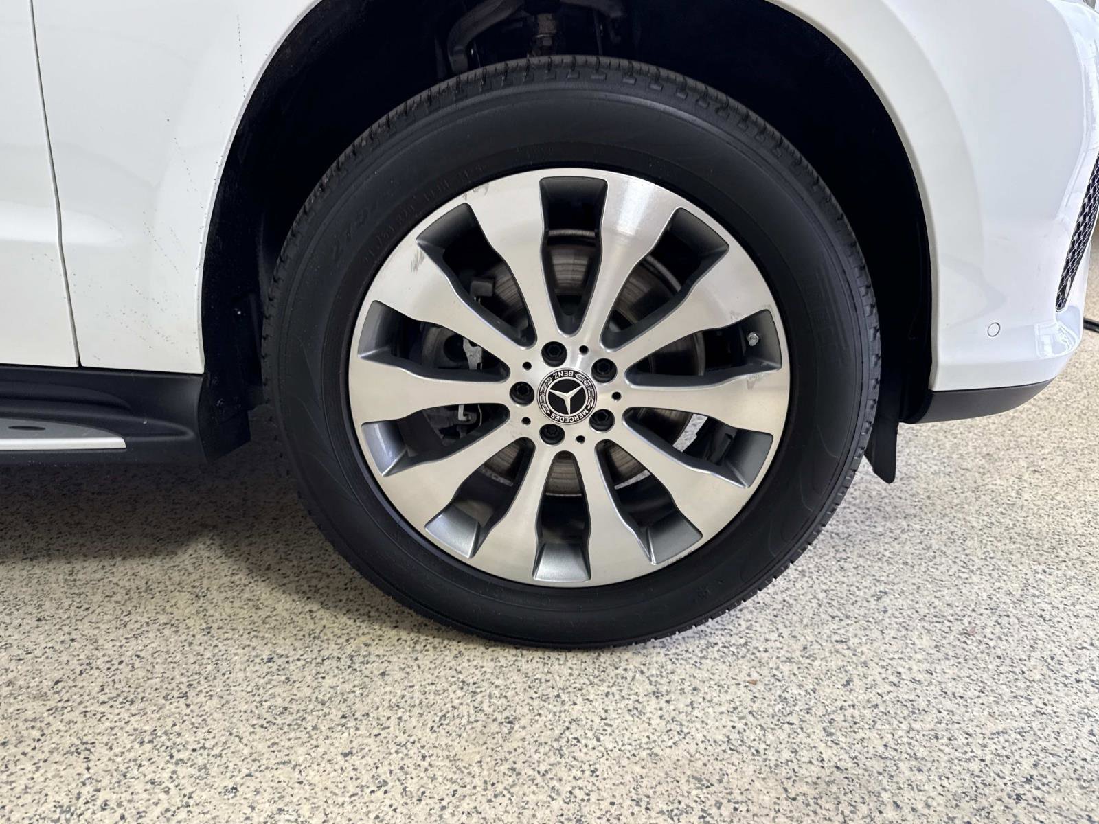 Used 2018 Mercedes-Benz GLS 450 4MATIC image 9