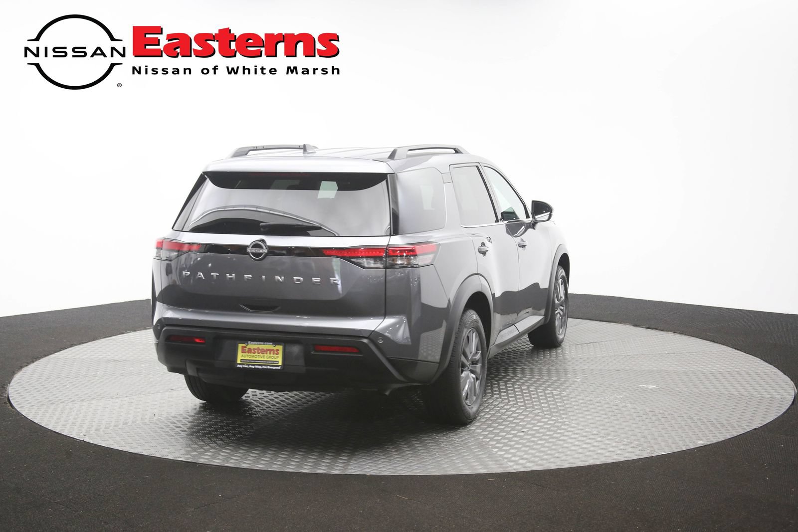 Used 2025 Nissan Pathfinder SV FWD image 40