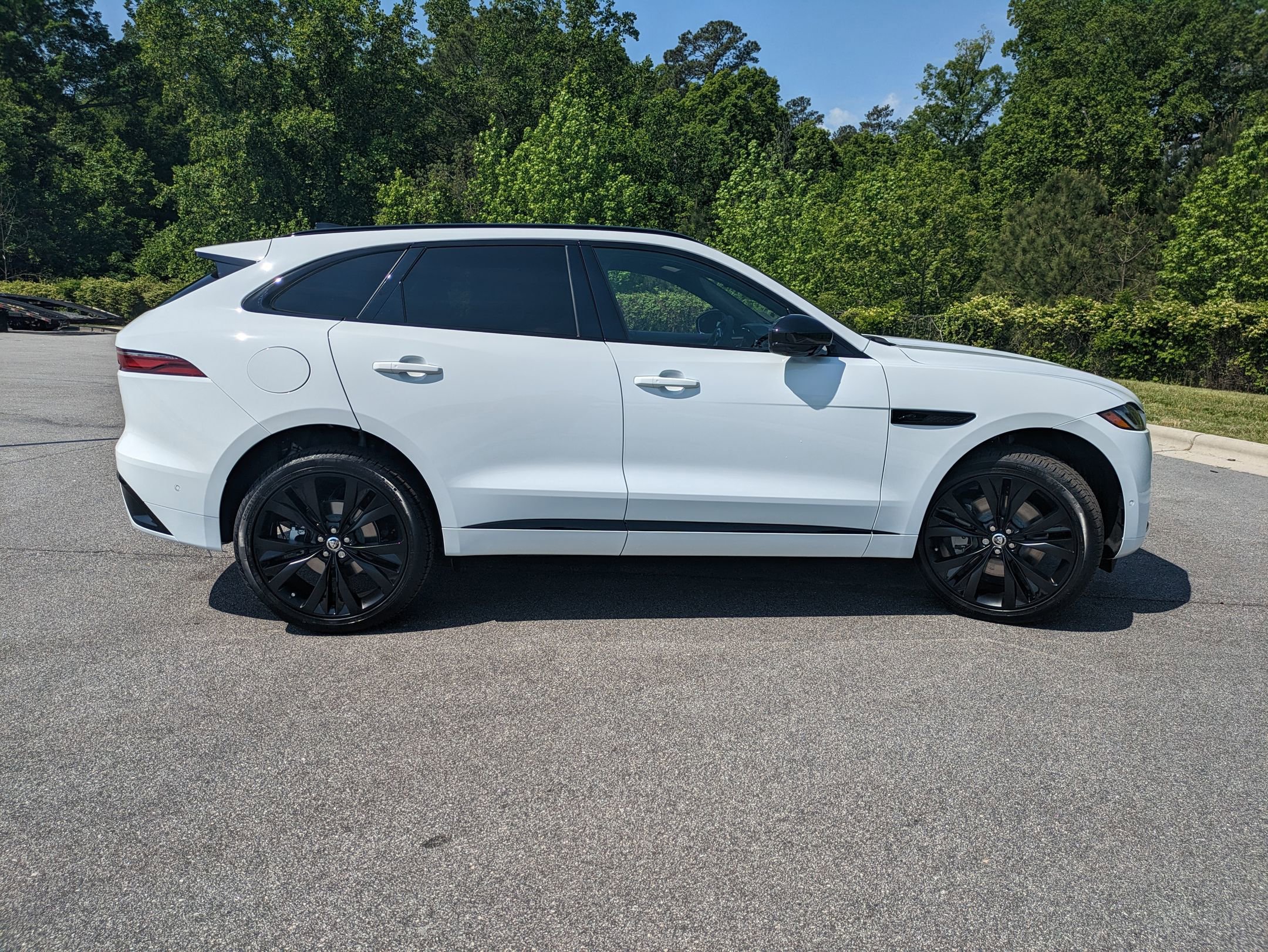 New 2026 Jaguar F-PACE R-Dynamic S image 5