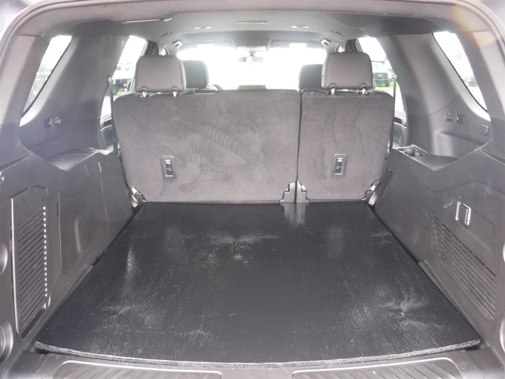 Used 2022 Chevrolet Tahoe LS RWD image 6