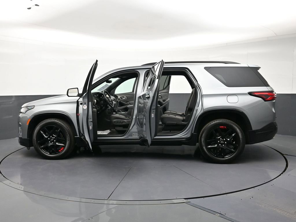 Used 2023 Chevrolet Traverse Premier w/ Redline Edition AWD/4WD image 34