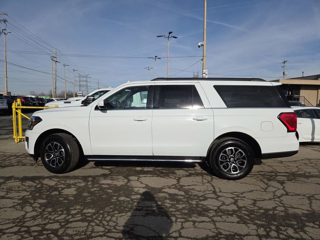 Used 2023 Ford Expedition Max XLT image 10