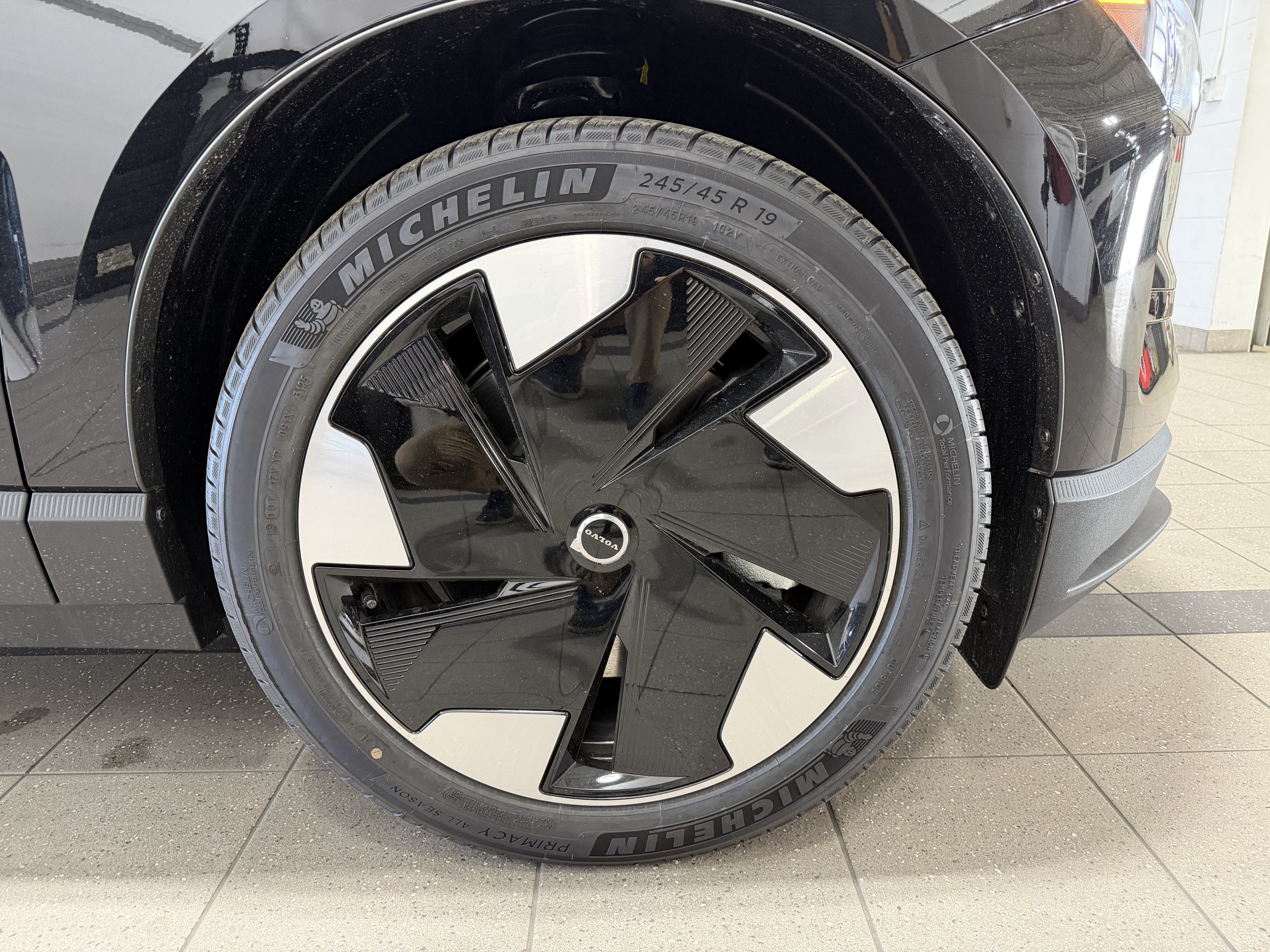 New 2026 Volvo EX30 Plus w/ Protection Package Premier AWD/4WD image 2