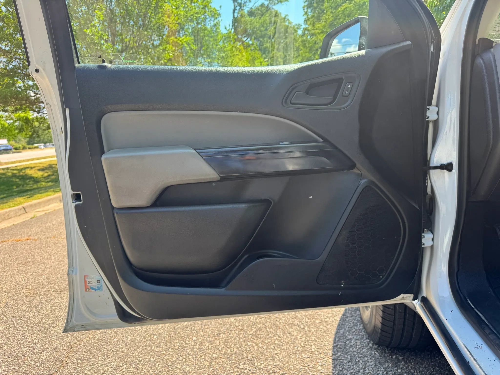 Used 2019 Chevrolet Colorado W/T RWD image 21
