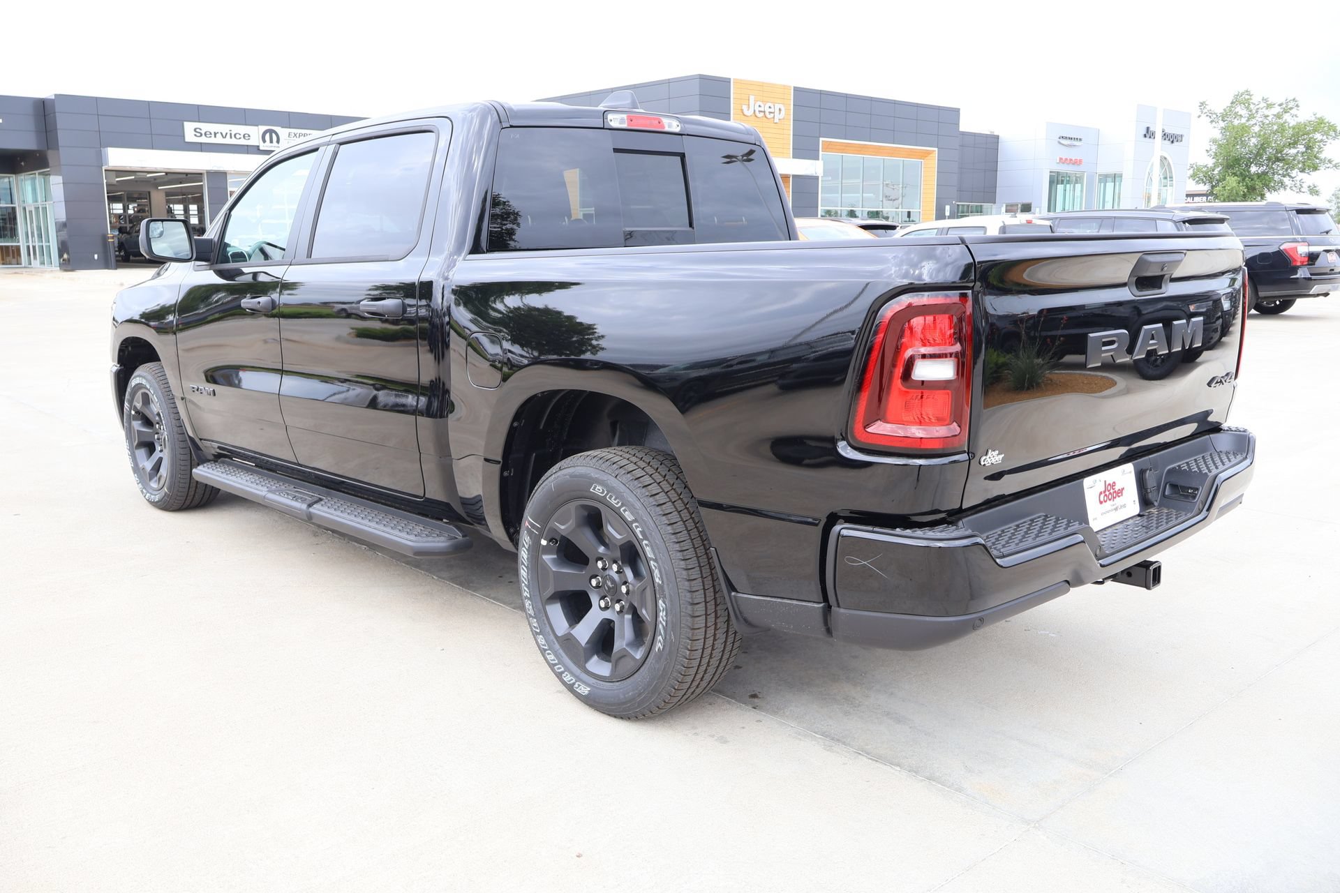 New 2026 RAM 1500 Express AWD/4WD image 21